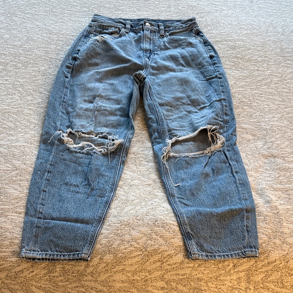 American Eagle Outfitters Men's Light Blue Distressed Relaxed Jeans